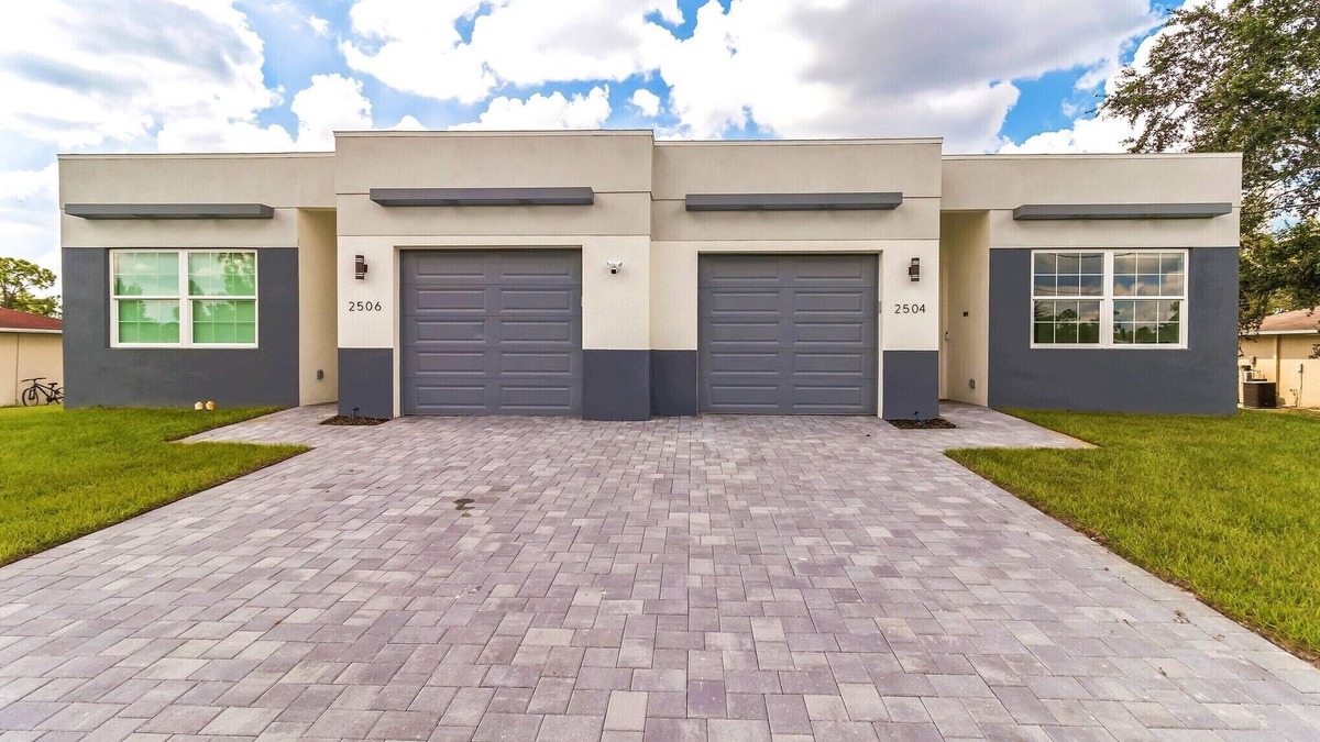 Westminister House | 3BR 2BA Modern Minimalist Waterfront Haven