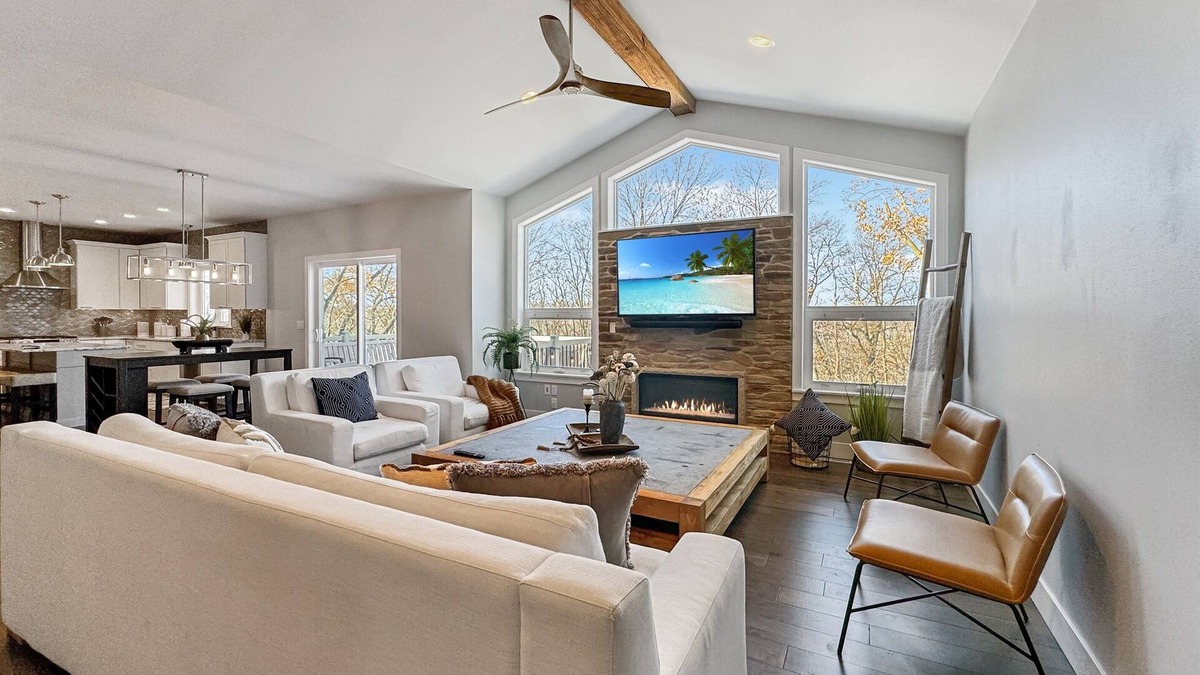 Madison House | 3BR/3BA Home | Dual Living Spaces