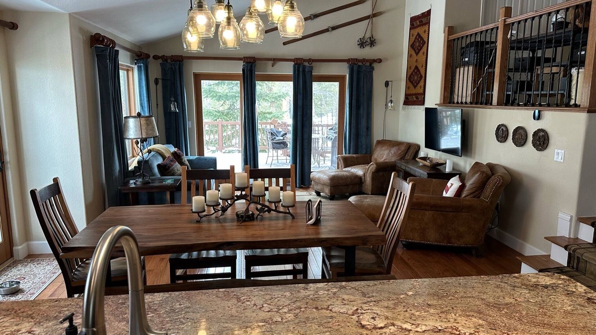 Park Forest Estates House | 3br/3ba On Peak 8! Walk Or Shuttle to Slopes/Ski home weather permitting