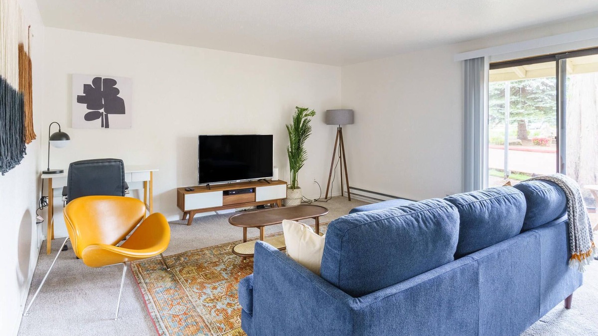 Sherwood - Tualatin South Apartment | 3BR Apartment in Tualatin + Amenities