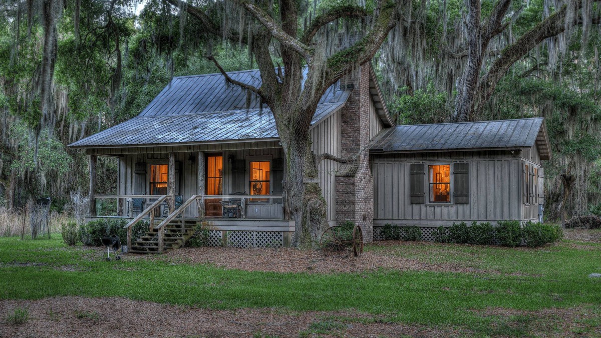 Sapelo Island House | 3BR Chachalaca Retreat on Sapelo w/firepit, screened-in porch, & beach supplies