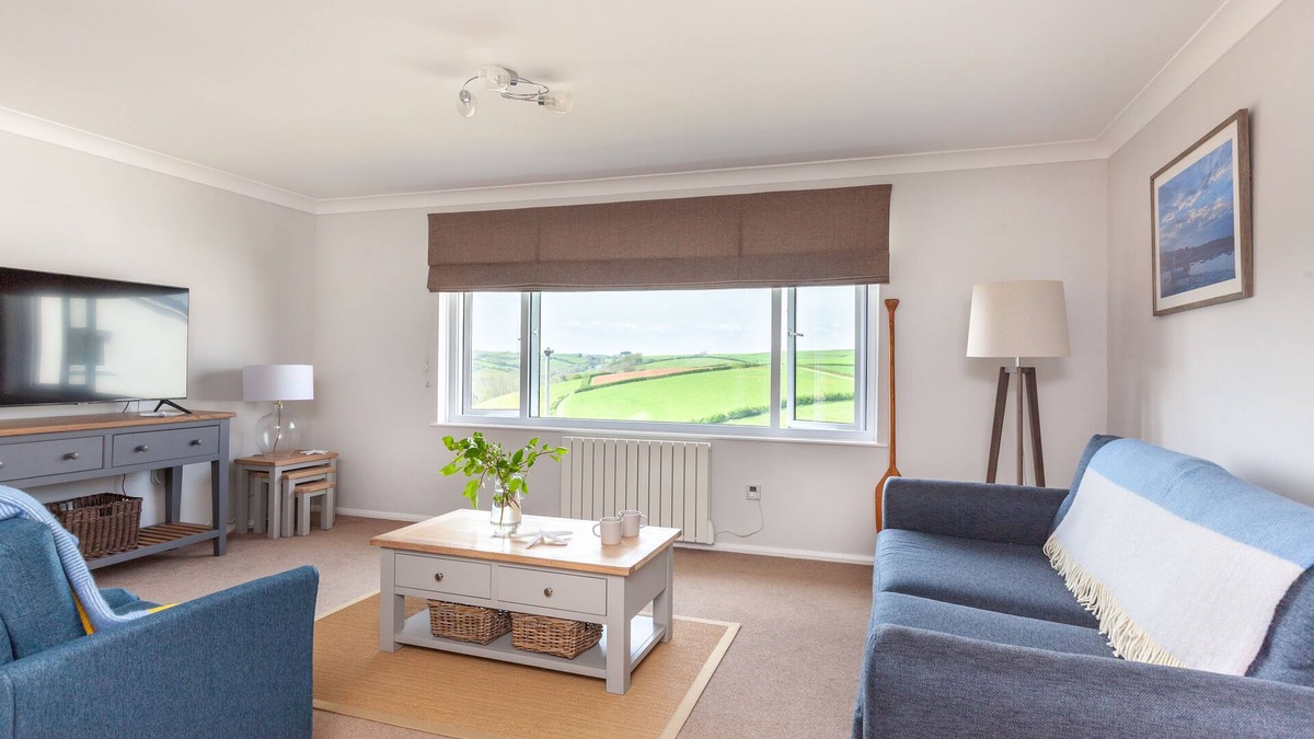 Salcombe House | 3BR Coastal escape in Salcombe Sleeps 6 nr Beaches