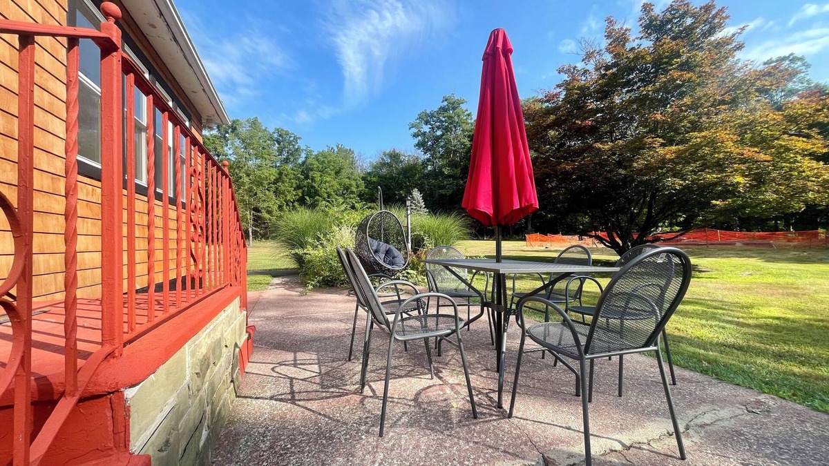 Ellenville House | 3BR Country House on 18 Acres - Hudson Valley/Catskills - King Beds, Unit D