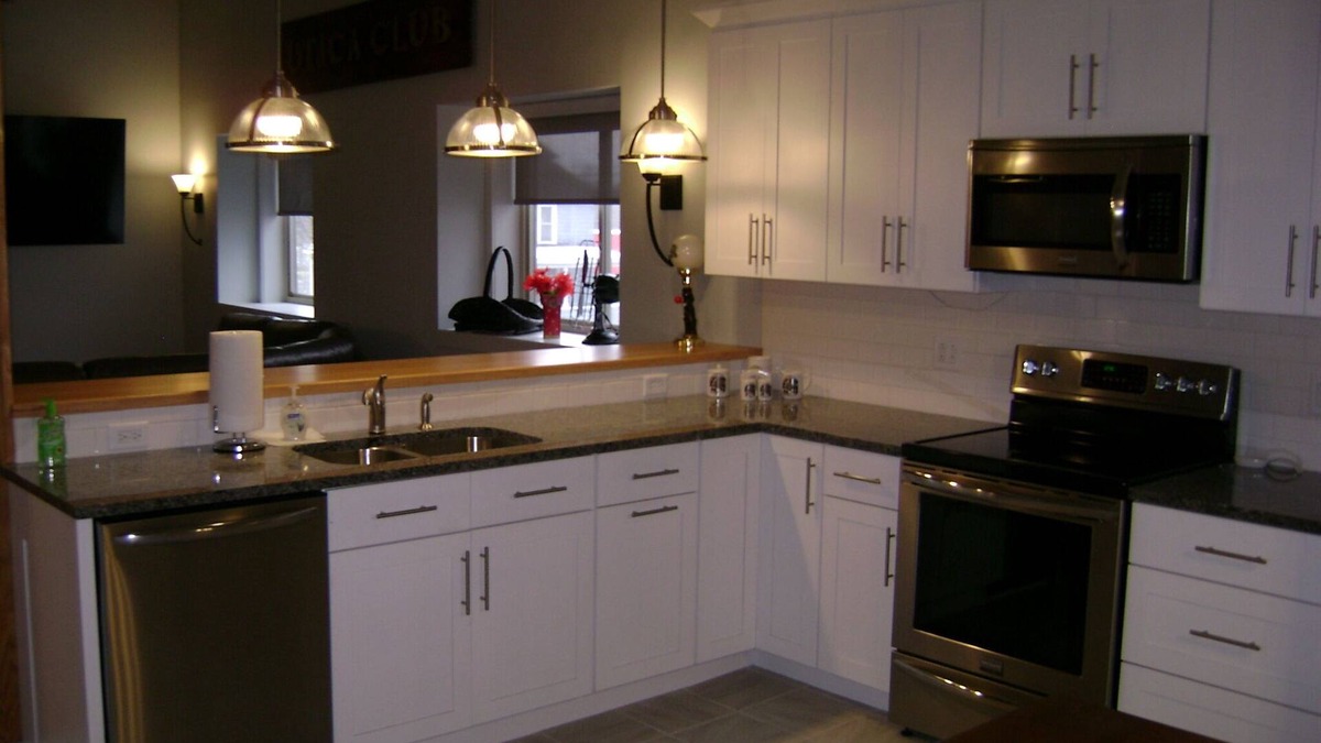 Mohawk Apartment | 3BR FACTORY LOFT AT THE MOHAWK ANTIQUES MALL/RIGHT OFF EXIT 30 NYS THRUWAY!
