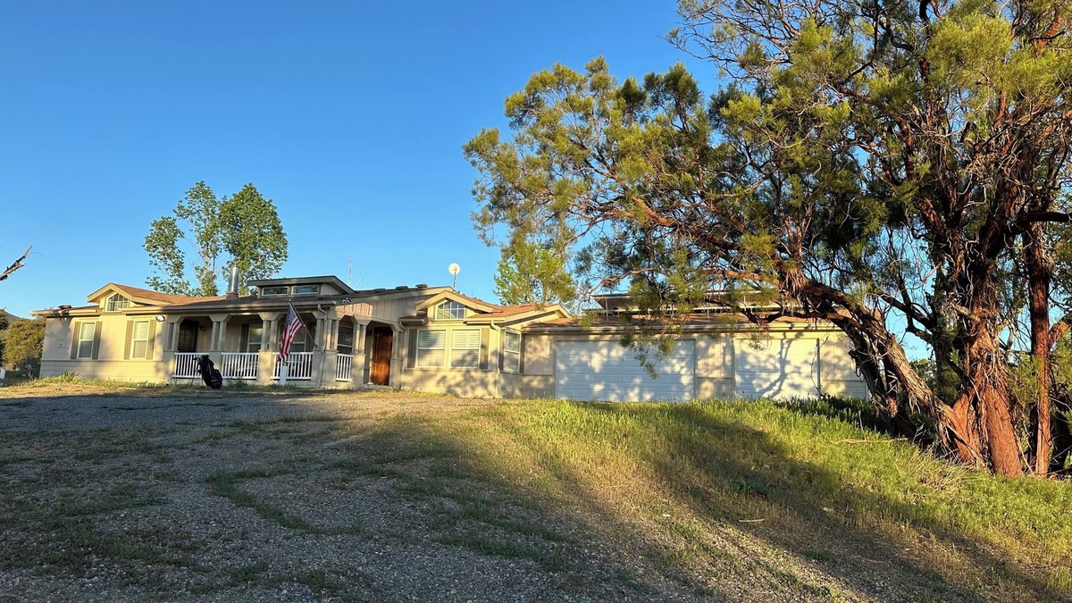 Warner Springs Other | 3BR Farmhouse Getaway, Group-Friendly, WiFi, AC, Trails & Petting Zoo Nearby