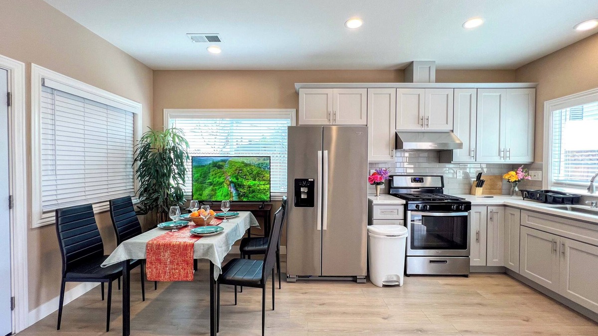 South Sundale House | 3BR Fremont Home, Near Silicon Valley, Ideal for Families & Groups