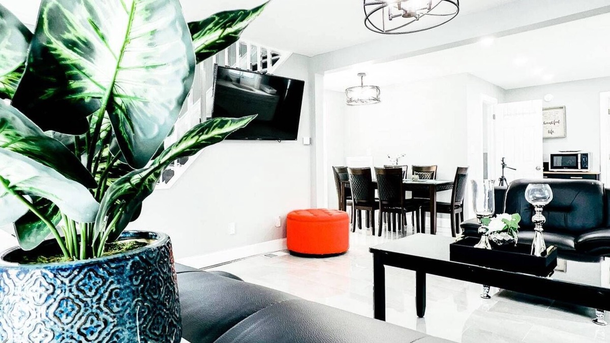 Niagara Falls House | 3BR House-Near Falls, Casino & Attractions