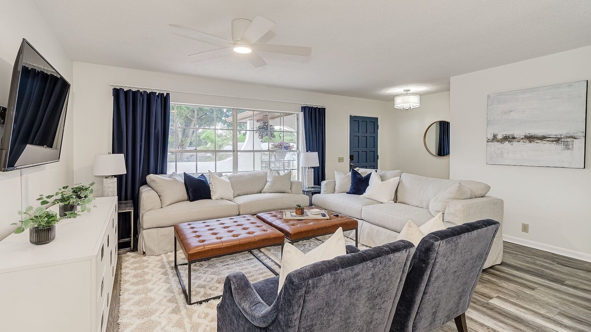 Cypress Gardens House | 3br Modern home w/hot tub>5min from LEGOLAND