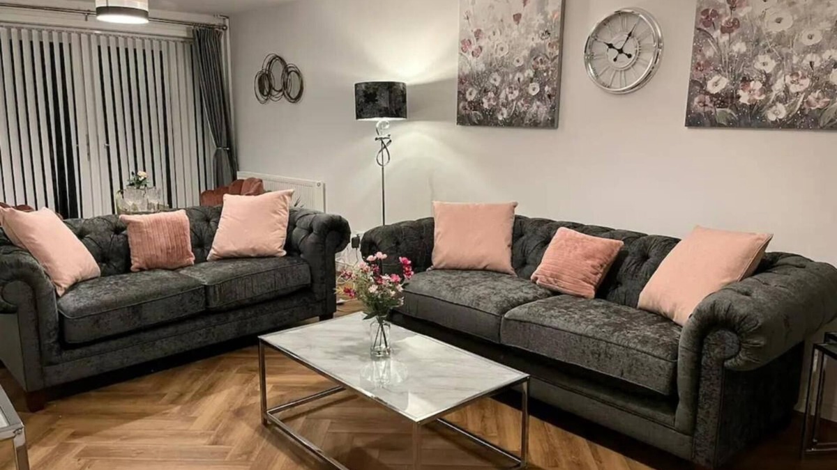 Birkenhead House | 3BR Prenton,Wirral close to Liverpool,Chester&local beachesn4xTvs,fastWIFI