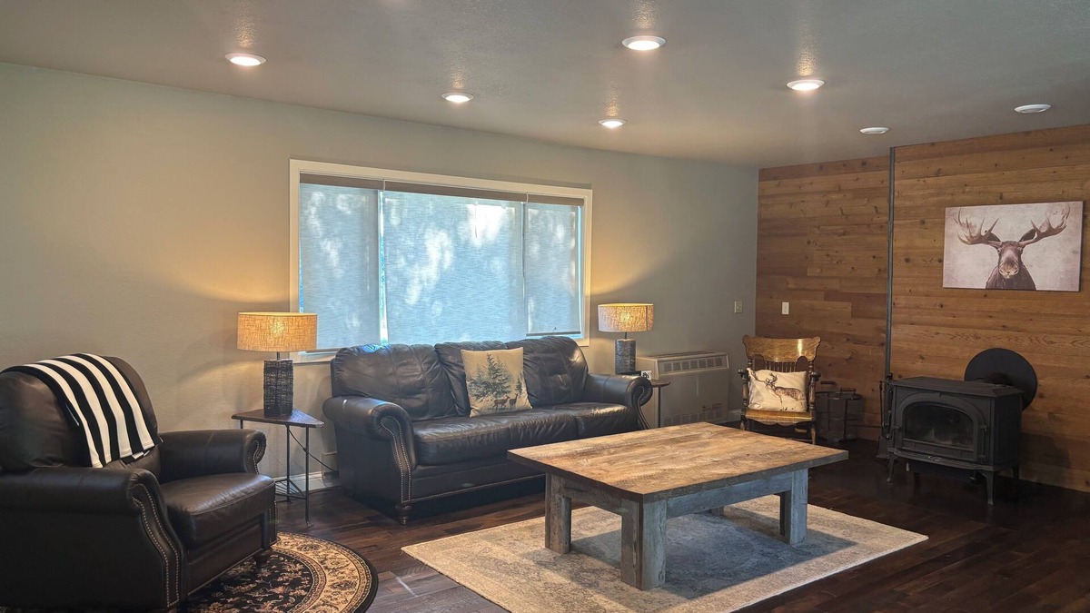 Roberts House | 3BR Riverfront Retreat on 16 Acres Minutes from Red Lodge