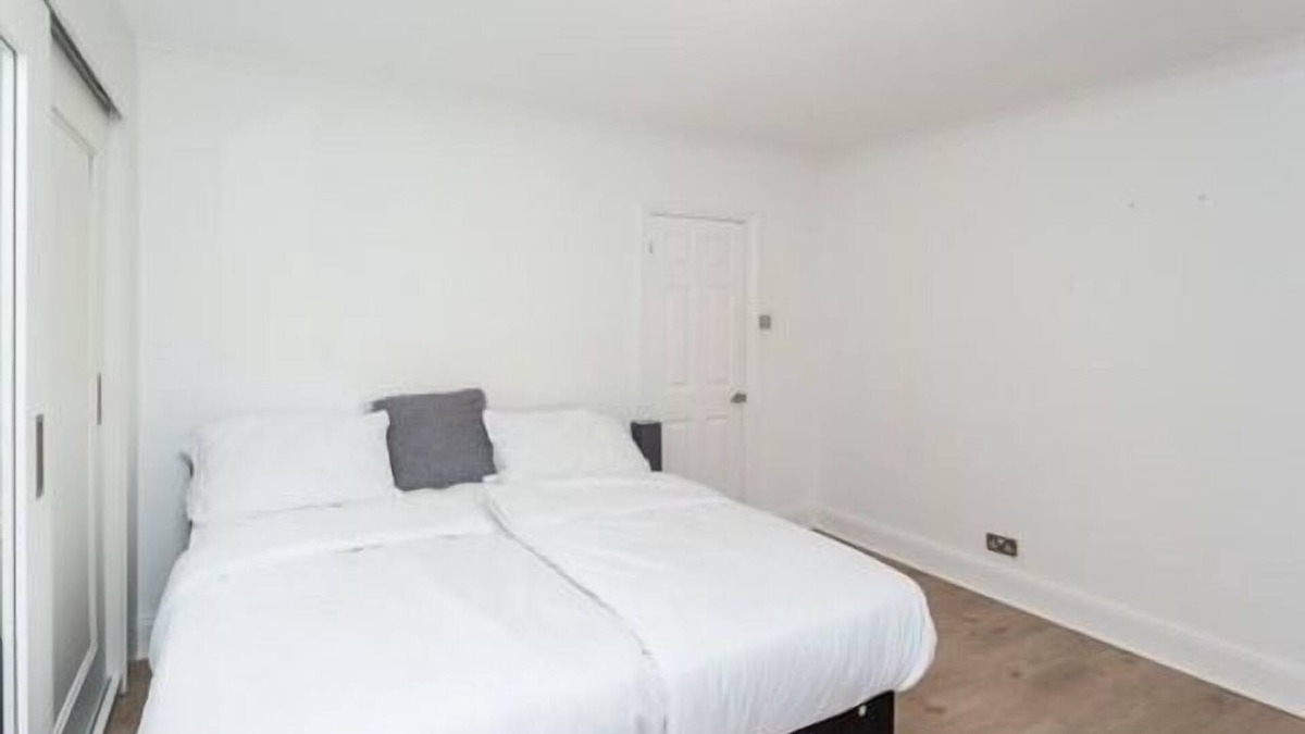 Colchester House | 3BR-Sleeps7-Garden-Parking