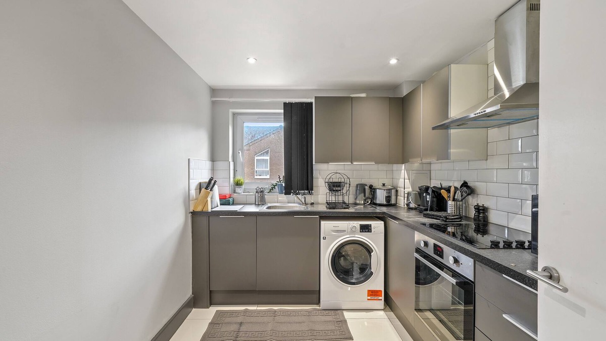 Island Gardens Apartment | 3br-sleeps8-canarywharf-cinemabedroom