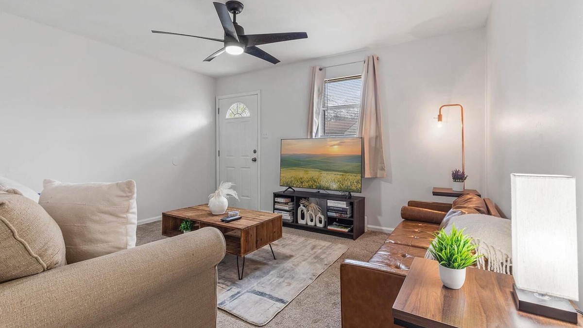 Sherwood House | 3BR Stylish Home