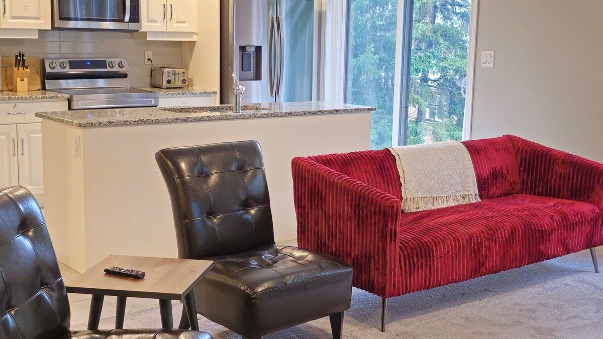 Midland House | 3BR Townhome – Wright Dr Midland Near Little Lake