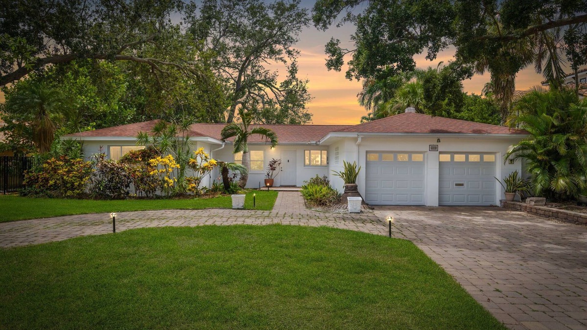 Snell Isle House | 3BR Waterfront Gem Pool Dog Friendly