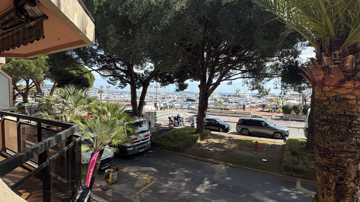 Mandelieu-la-Napoule Beach Apartment | 3P04 Swimming pool, sea view 3-room apartment air-conditioned
