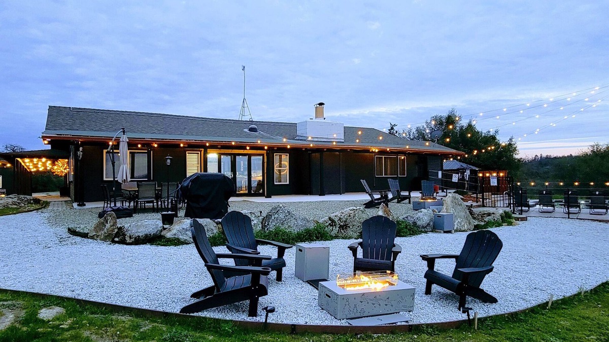 Coarsegold House | 4,000 SF Gated 20-Acre Luxe Estate – Game Studio, Panoramic Views, Pool, Hot Tub