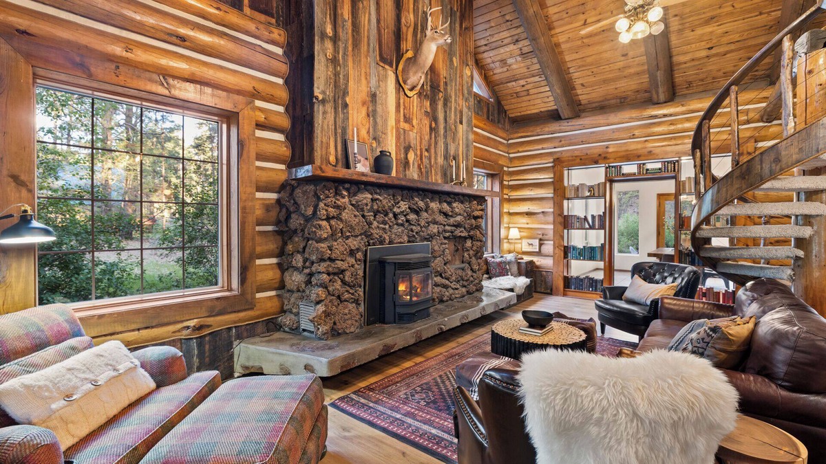 Pinetop-Lakeside Cabin | 4,100 sf Luxe Log Cabin on the Creek. - 2 ensuites, Kid Friendly, AC, Slps 18
