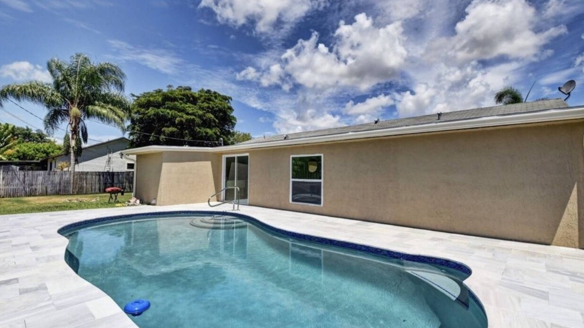Lake Worth House | 4/2 Gem w/Private Pool