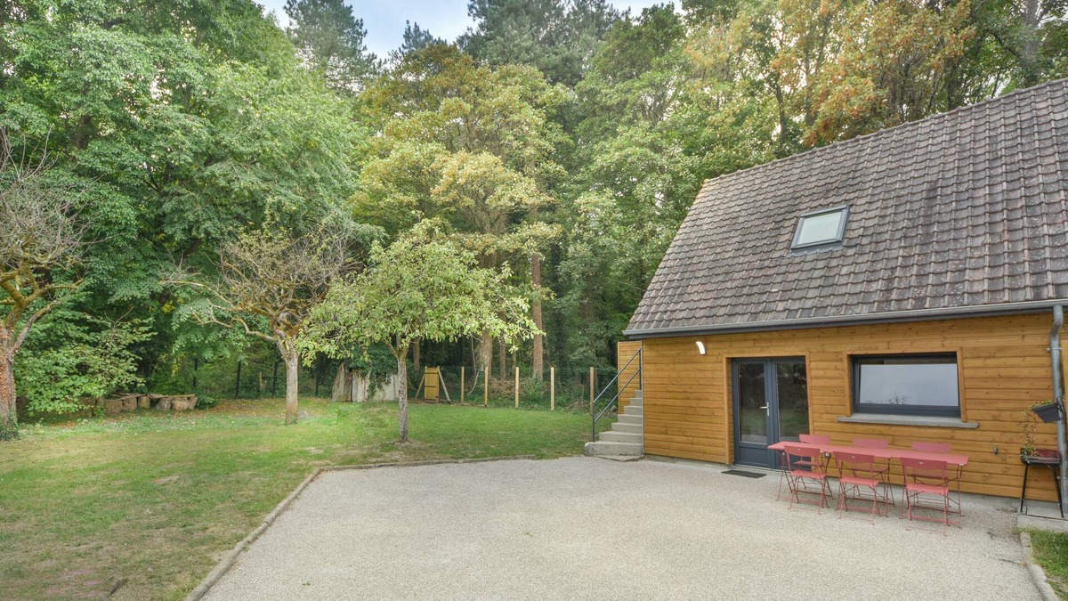 Camiers House | 4/6 person cottage with jacuzzi, garden and forest, 5 min from the beach