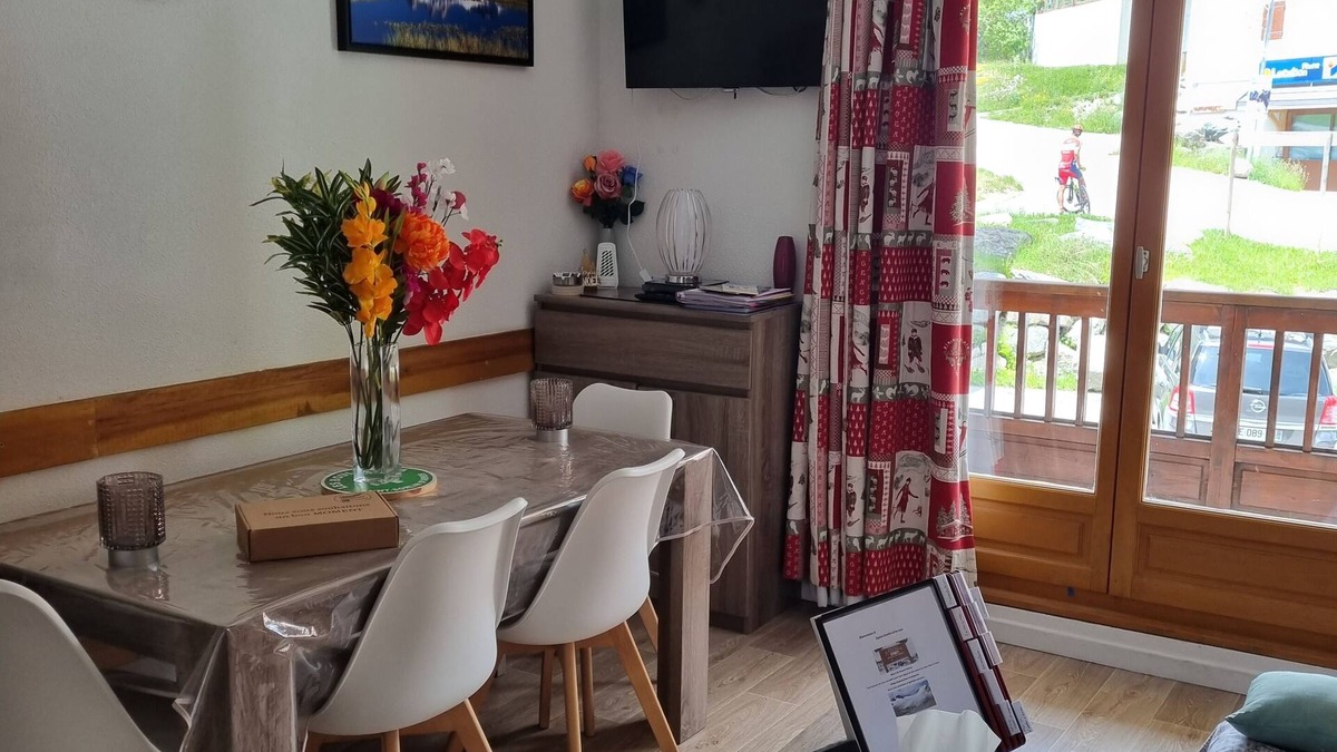 Saint-Sorlin-d'Arves Apartment | 4/6-person apartment in Saint-Sorlin-d'Arves at the foot of the slopes