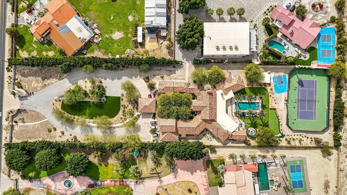 Bermuda Dunes House | 4+ acre property 12 bedrooms 11 bathrooms 2 pools