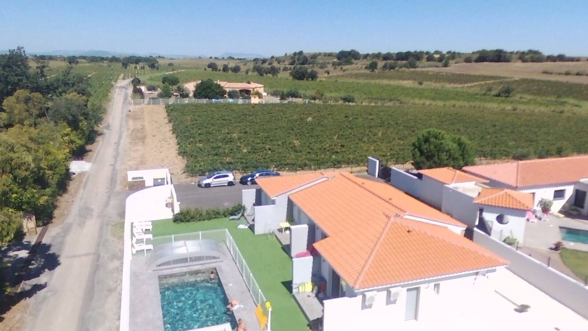 Saint-Jean-Lasseille Apartment | 4 apartments in a quiet country villa with pool, near the sea