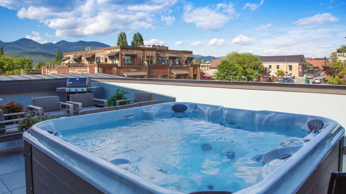 Whitefish Apartment | 4 bdrm, 2 Unit Dwntwn Penthouse!