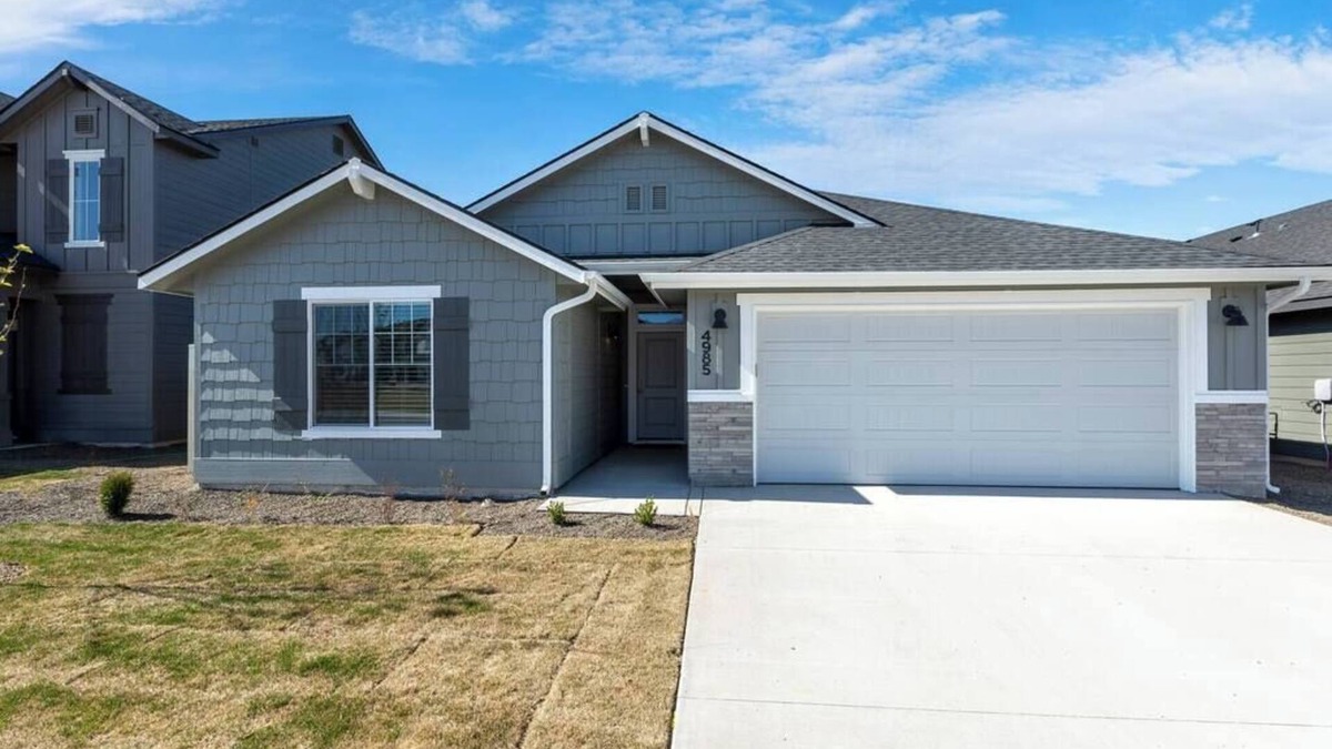 Meridian House | 4-BDRM HOME Farmhouse at Grand Rapids