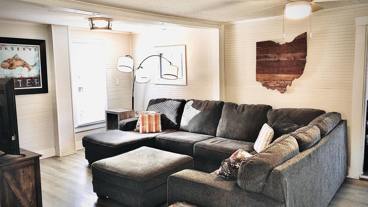 Geneva-on-the-Lake House | 4 BDRM House Sleeps 11 in the Heart of Geneva on the Lake