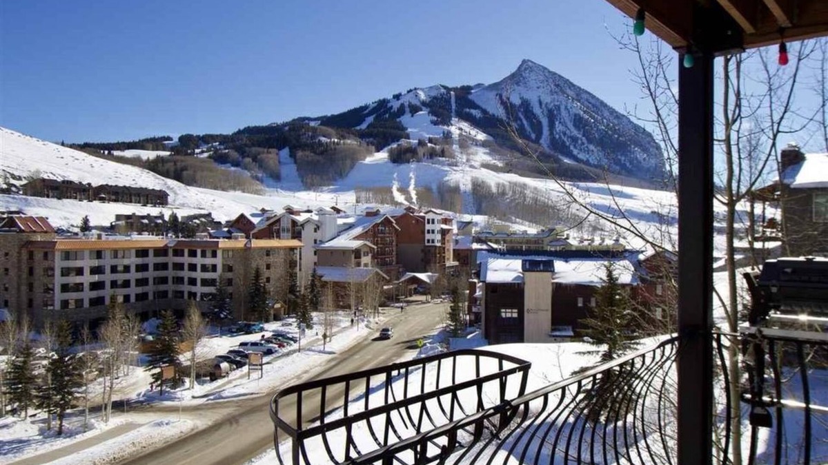 Crested Butte Condo | 4 BDRM, Mountain side, meticulously remodeled with heated outdoor pool, hot tub, and sauna. Short walk to chairlifts. Bus stop on-site