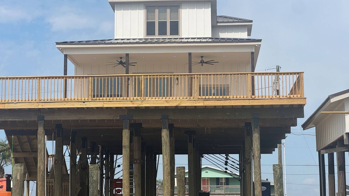 Chauvin House | 4 bed 4 bath waterfront camp in Cocodrie, LA - Perfect for fishing, Family & Fun