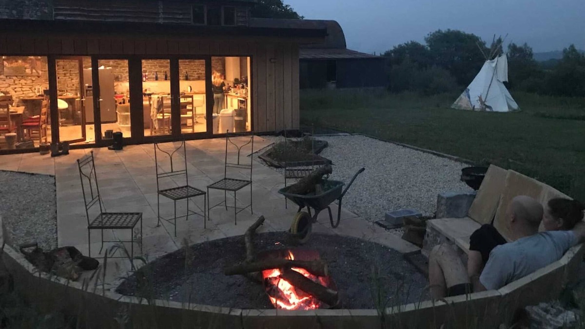 Golden Grove House | 4-bed Barn with Hot tub, Sauna & plunge pool