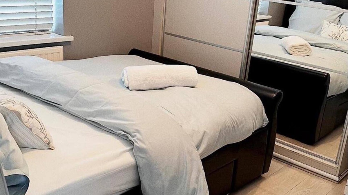 Goodmayes House | 4 Bed House-garden-parking-15 min Elizabeth Line