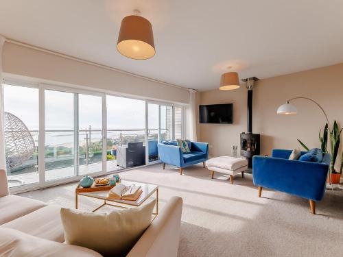 Aberdovey House | 4 Bed in Aberdovey DY041