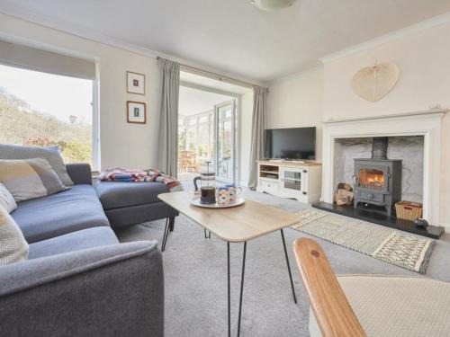 Braithwaite House | 4 Bed in Braithwaite SZ533