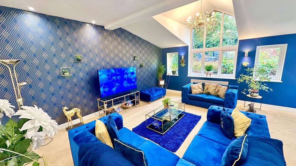 Usk House | 4 Bed Modern Home Near Top Attractions in Usk