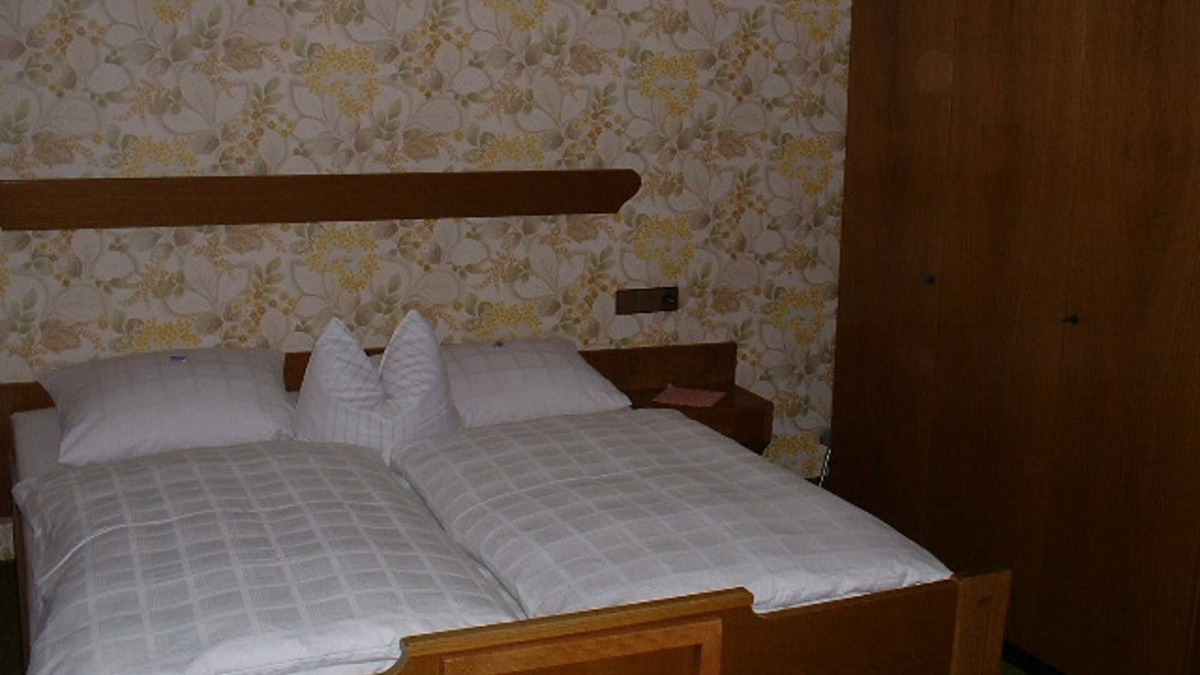 Schoenmuenzach Bed & Breakfast | 4 bed room 1 - Adieu Everyday life: Pension Oesterle in the Black Forest