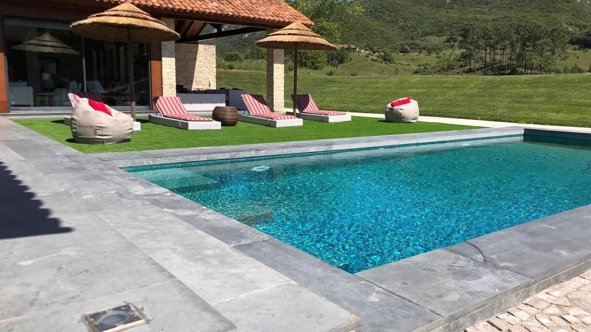 Vila Nogueira de Azeitao Villa | 4-bedr. villa with pool and barbecue in Serra da Arrabida