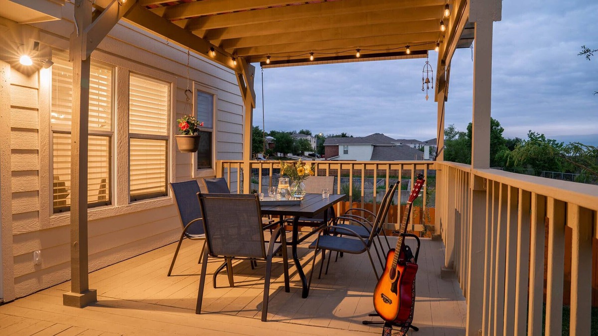 Wetmore Villa | 4-Bedroom 2.5-bath Villa Near UTSA Six Flags and Sea World