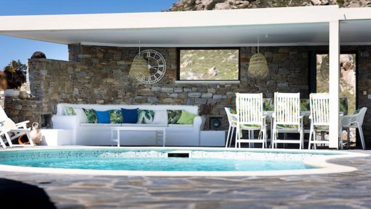 Mikri Vigla Villa | 4 bedroom, 4 bathroom Villa with sea views, a private pool, jacuzzi- sleeps 11+