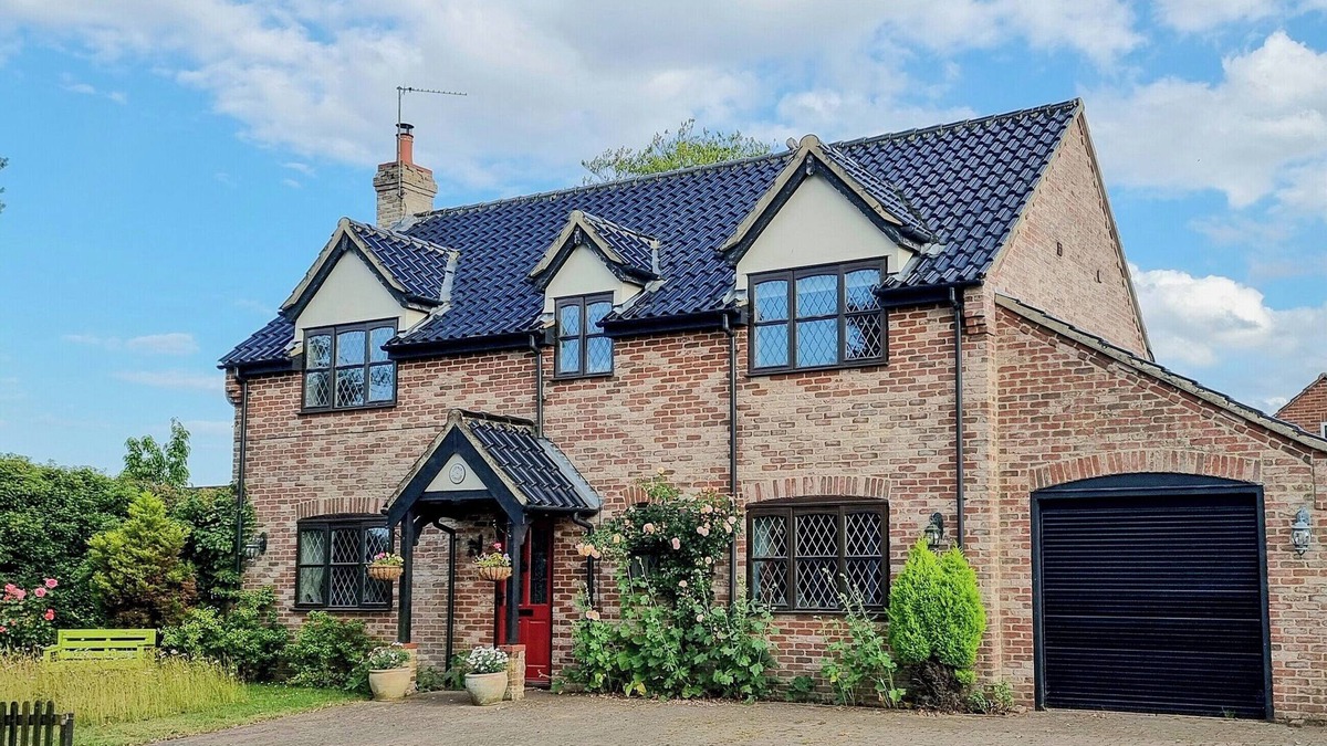 Ludham Cottage | 4 bedroom accommodation in Ludham, near Wroxham