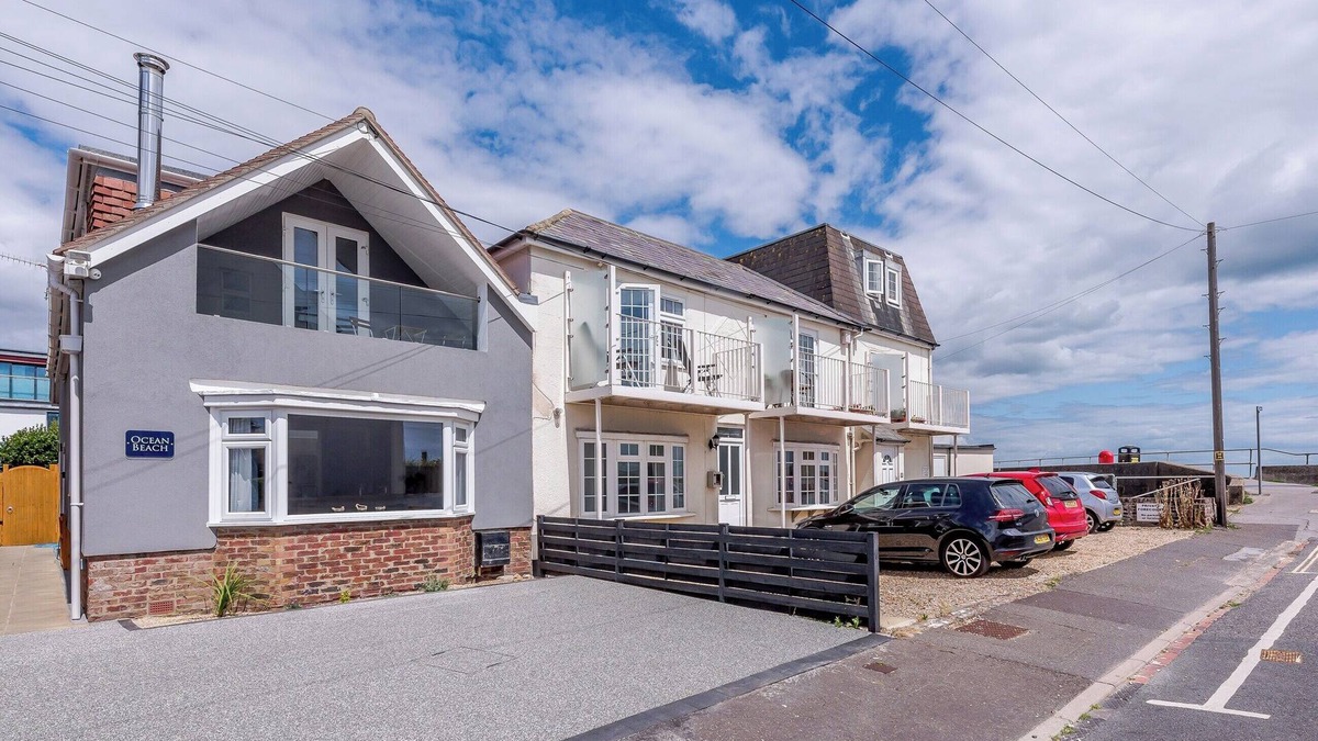 Felpham Cottage | 4 bedroom accommodation in Felpham, near Bognor Regis