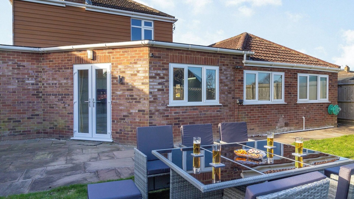 King's Lynn Cottage | 4 bedroom accommodation in Clenchwarton