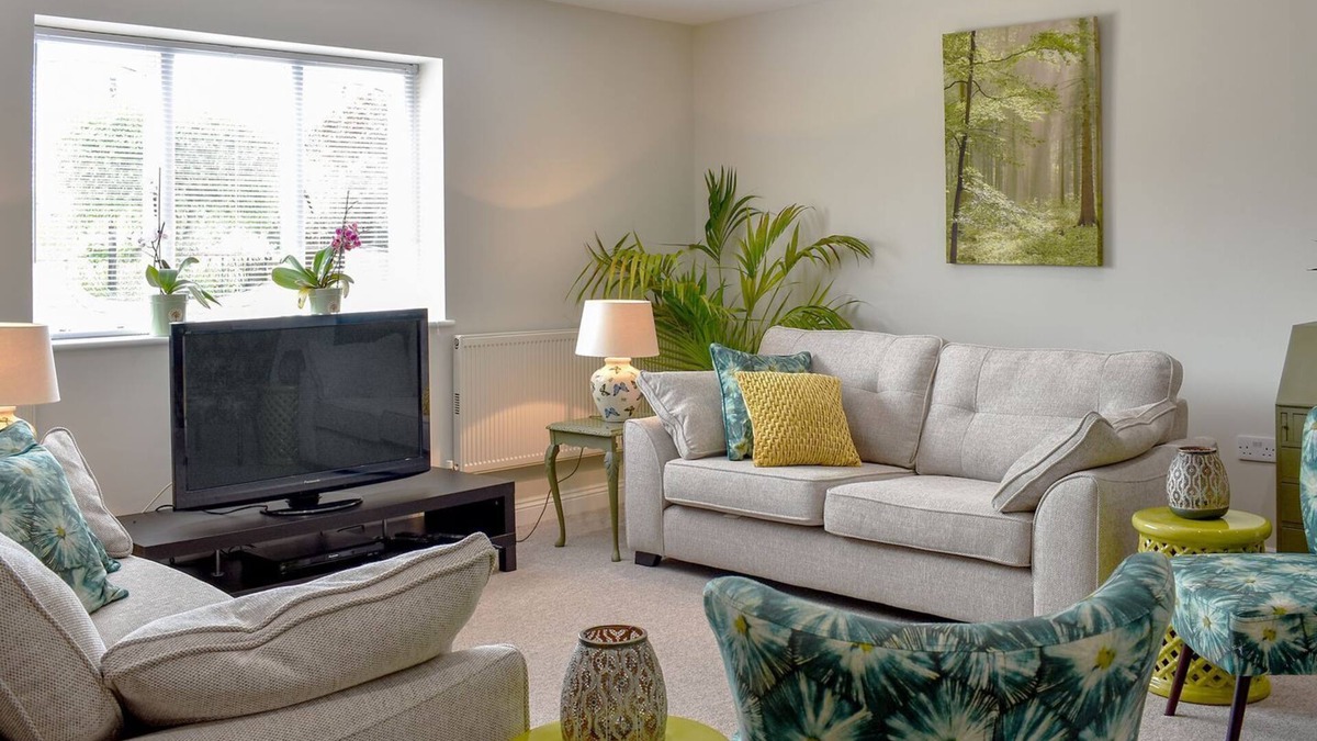 Parley Cottage | 4 bedroom accommodation in West Parley, near Bournemouth