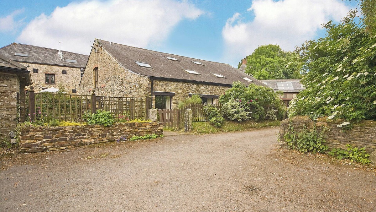 Chillington Cottage | 4 bedroom accommodation in East Allington, near Totnes