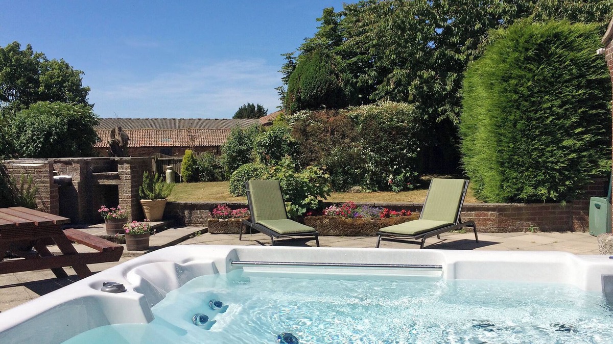 Muston Cottage | 4 bedroom accommodation in Scarborough