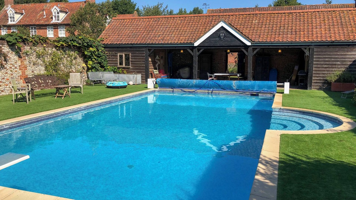 Hempstead Cottage | 4 bedroom accommodation in Hempstead, near Holt