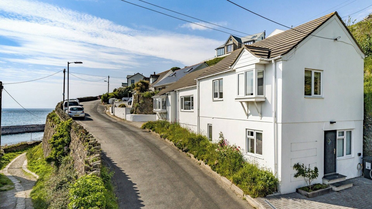 Portreath Cabin | 4 bedroom accommodation in Portreath