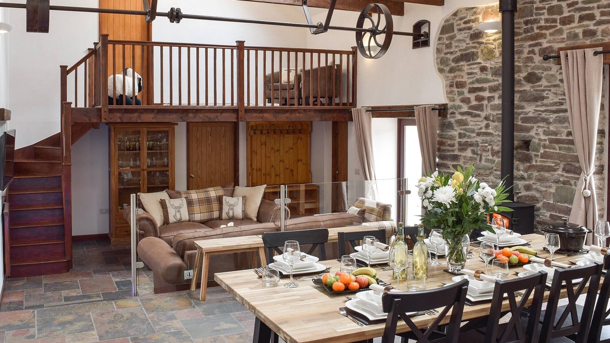 Ferryside Cottage | 4 bedroom accommodation in Ferryside, near Carmarthen